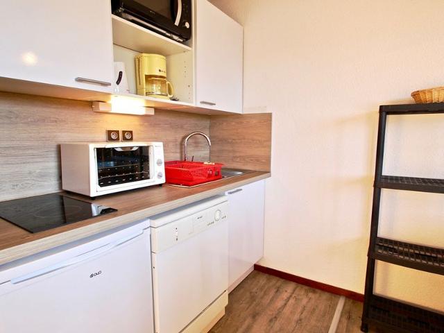 Studio cabin, balcony, covered parking, no pets allowed FR-1-340-122 - Chamrousse