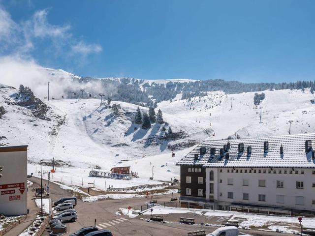 Charming 3-Star Mountain Studio, Center of Chamrousse, Close to Slopes FR-1-340-160 - Chamrousse