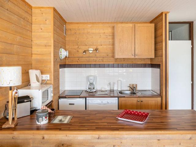 Charming 3-Star Mountain Studio, Center of Chamrousse, Close to Slopes FR-1-340-160 - Chamrousse
