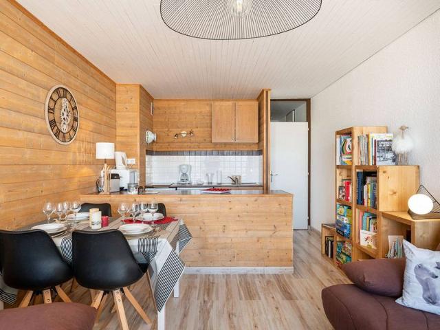 Charming 3-Star Mountain Studio, Center of Chamrousse, Close to Slopes FR-1-340-160 - Chamrousse