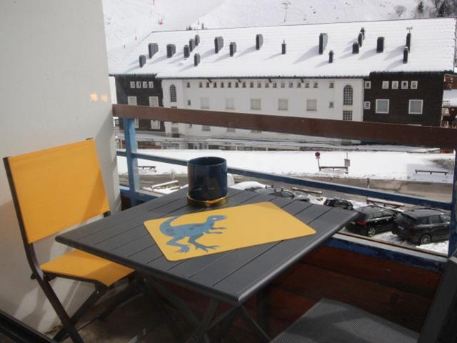 Charming 3-Star Mountain Studio, Center of Chamrousse, Close to Slopes FR-1-340-160 - Chamrousse