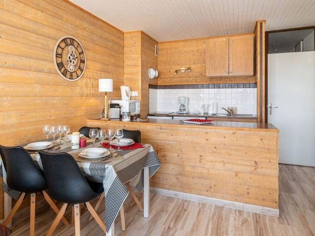 Charming 3-Star Mountain Studio, Center of Chamrousse, Close to Slopes FR-1-340-160 - Chamrousse