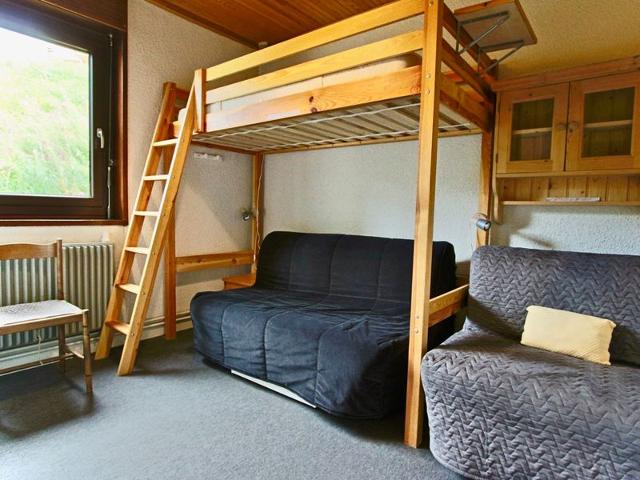 Spacious 2BR Apartment with Cabin, South-Facing Balcony, and Pet-Friendly in Chamrousse FR-1-340-133 - Chamrousse