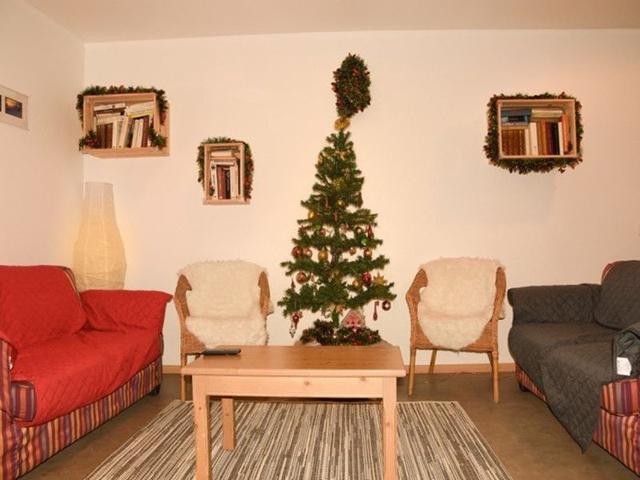 Cozy studio for 4 on the slopes with WiFi in Montgenèvre FR-1-266-85 - Montgenèvre