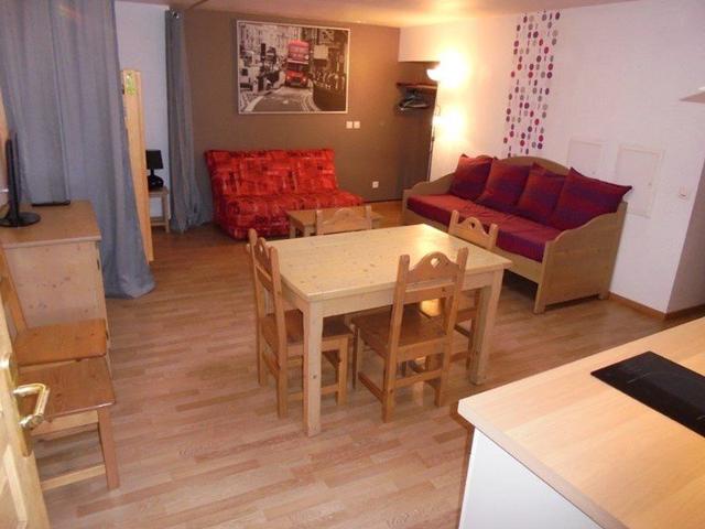 Cozy studio for 4 on the slopes with WiFi in Montgenèvre FR-1-266-85 - Montgenèvre