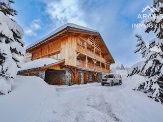 Charming Chalet for 11, Close to Slopes & Amenities FR-1-391-22 - Le Grand Bornand