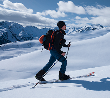 <img src="https://cdalpes.sharepoint.com/:i:/r/sites/MARKETING-TFY/Documents%20partages/GRAPHISTES/TRAVELSKI%20%5BNEW%5D/Cr%C3%A9as/Th%C3%A9matiques/Habillage%20site/2024-10-22_Resort-pages-UK-NL/resort_Backcountry-ski.png?csf=1&web=1&e=y0nn3O" alt="Backcountry ski at Meribel ski resort" />