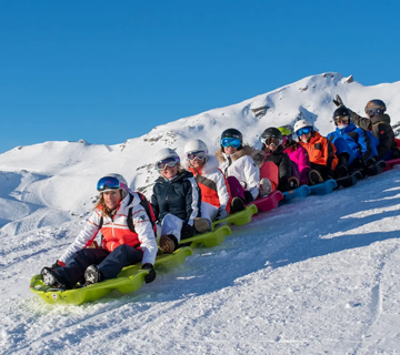 <img src="https://cdalpes.sharepoint.com/:i:/r/sites/MARKETING-TFY/Documents%20partages/GRAPHISTES/TRAVELSKI%20%5BNEW%5D/Cr%C3%A9as/Th%C3%A9matiques/Habillage%20site/2024-10-22_Resort-pages-UK-NL/resort_Snake-gliss.png?csf=1&web=1&e=GBqfUf" alt="Snake Gliss at la Rosière ski resort" />